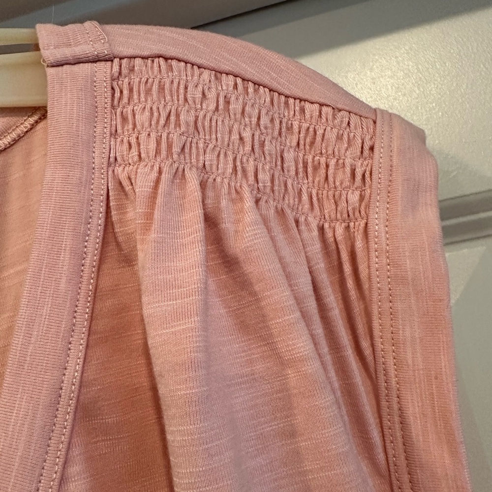 Nine Britton Light Pink V-Neck Tank Top - Picture 3 of 5